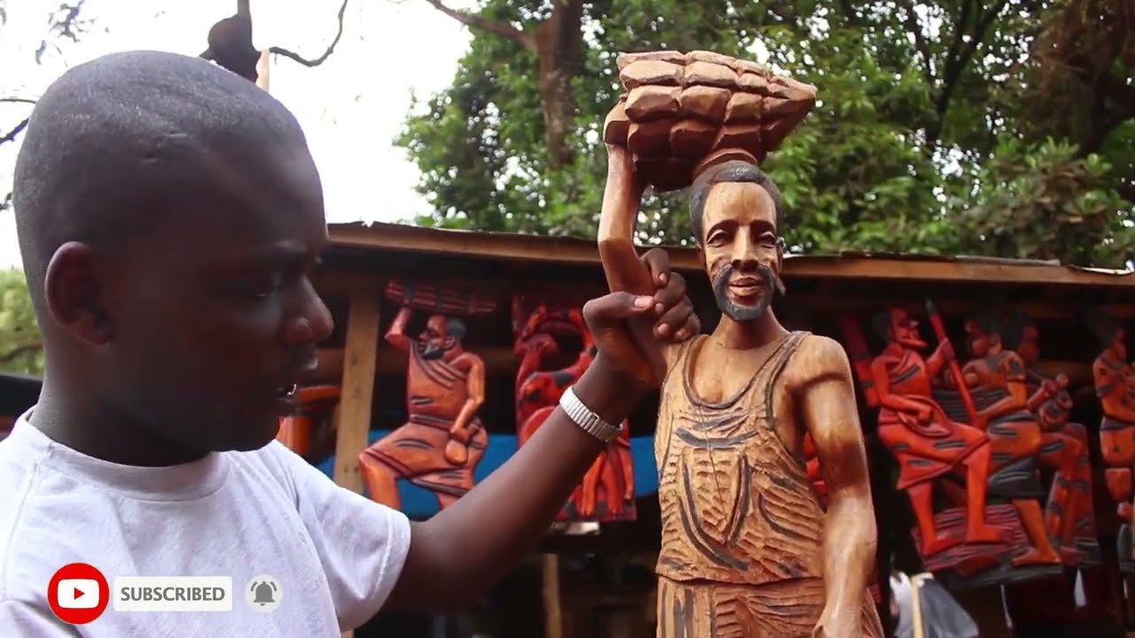 AFRICAN WOOD CURVINGS AND ART CRAFTS AT DISPLAY