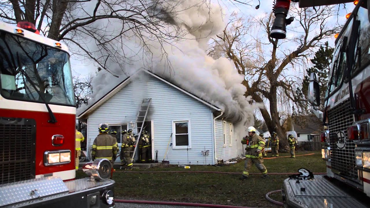 Berlin Township Michigan: Working Structure Fire, Heavy smoke and Flames 6917 Chester St
