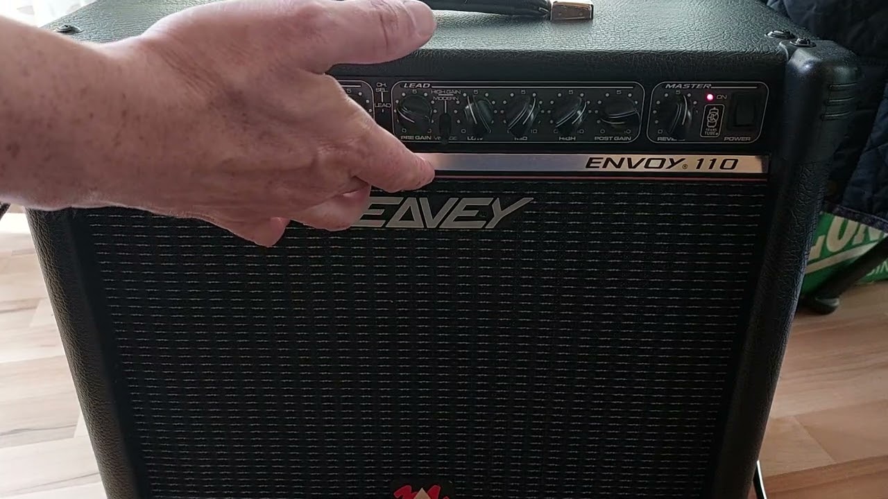 Peavey Envoy 110 red stripe