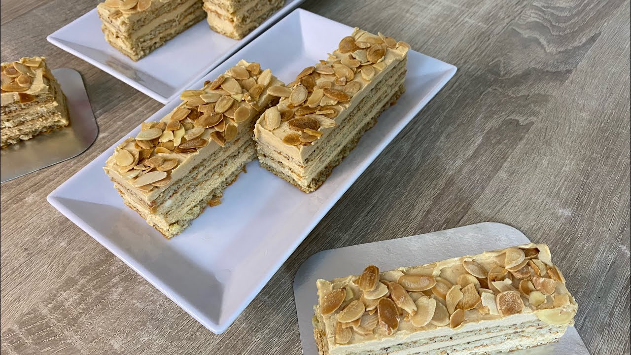 قاطو طبقات اللوز مع كريمة زبدة لذيذة تحصلت على كمية وفيرة بأقل التكاليف  (tranches pâtisseries )