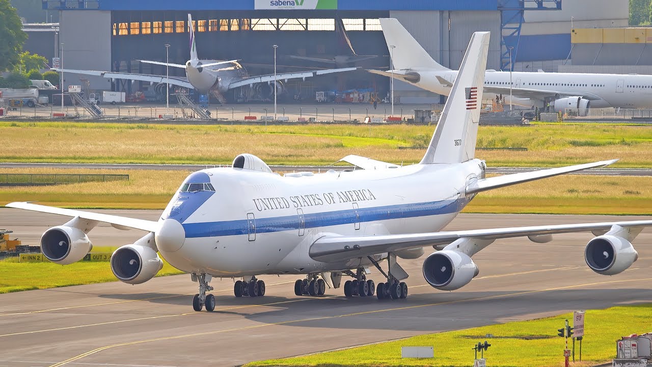 45 LANDINGS And TAKEOFFS at Brussels AIrport - 41 Mins of Pure Aviation [B742/B777A400M/C17]