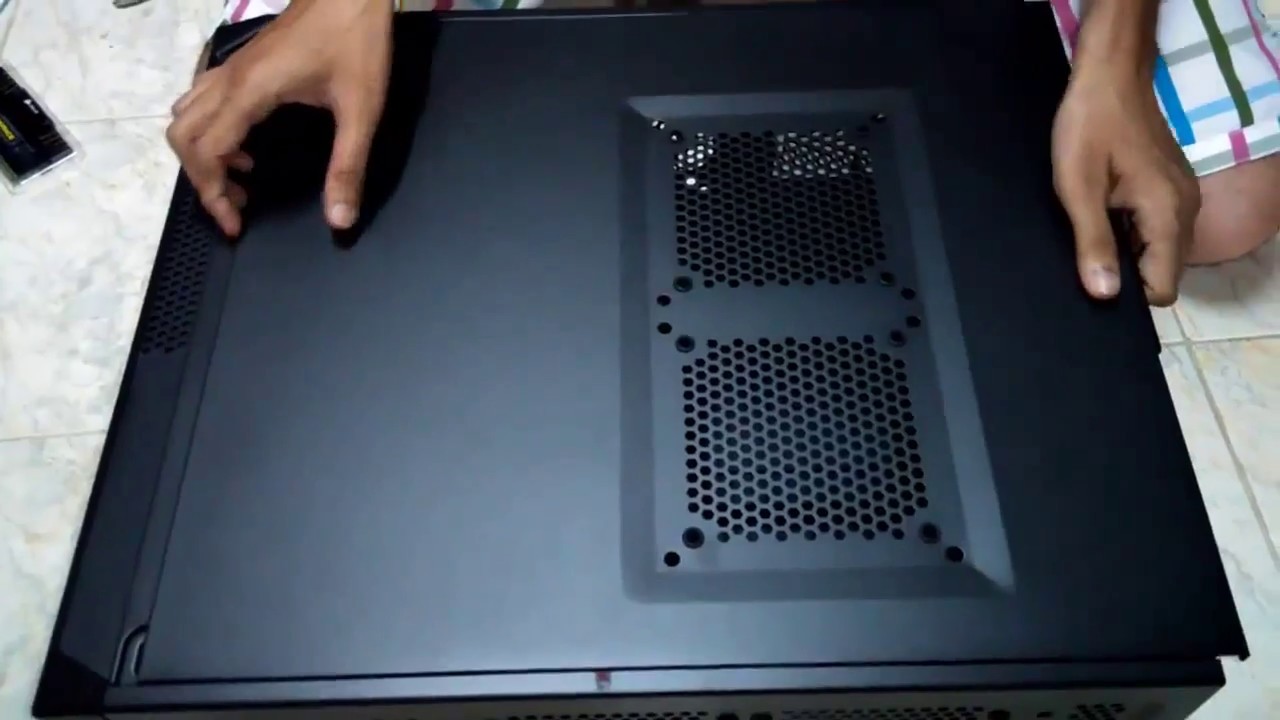 Corsair Carbide Series 200R Compact ATX Mid Tower Case Unboxing