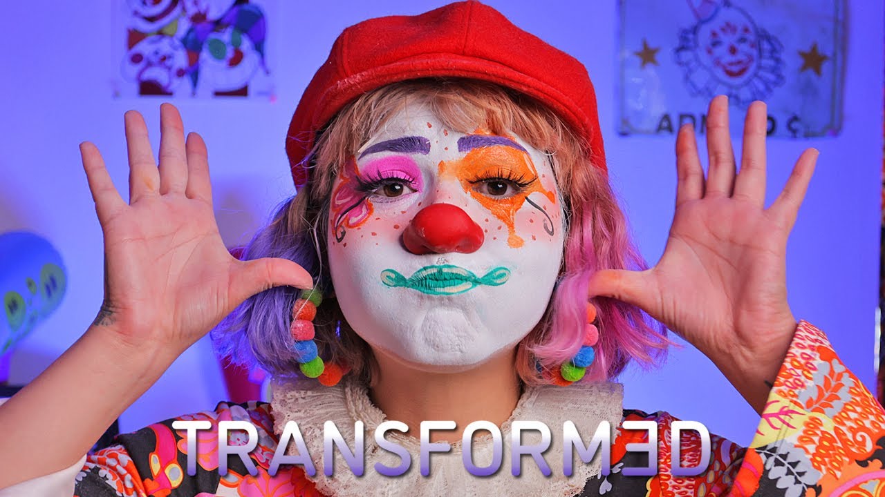 Человек-клоун показывает пошаговую инструкцию по нанесению макияжа | TRANSFORMED