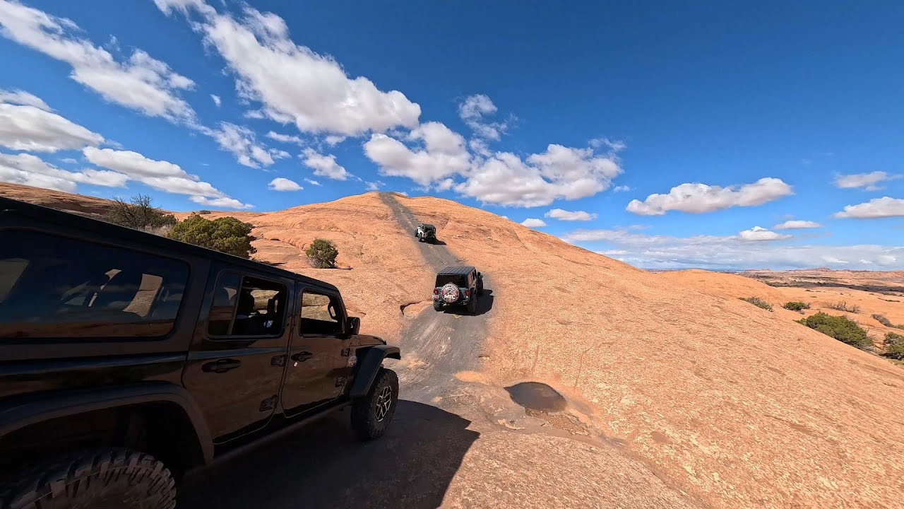 Hells Revenge Jeep Tour with Moab Tour Company