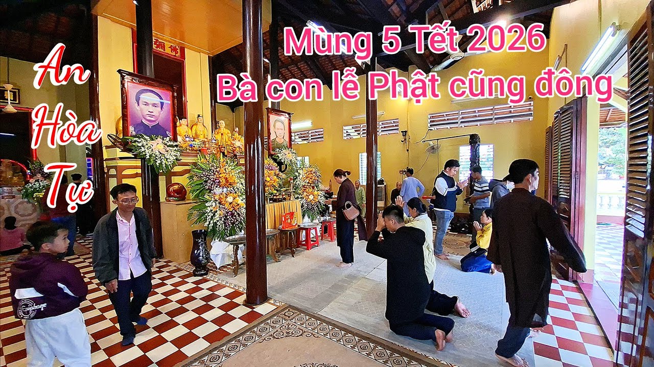 An Hòa Tự mùng 5 Tết 2026, bà con vẫn đi chùa lễ Phật cũng đông lắm.