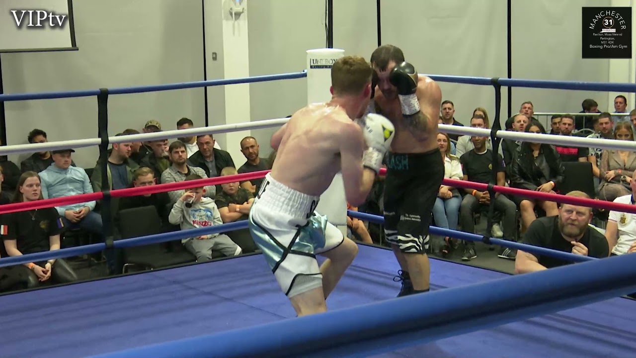 Sam Melville  v Luke Fash at the AJ Bell Stadium in Irlam on 9.10.21