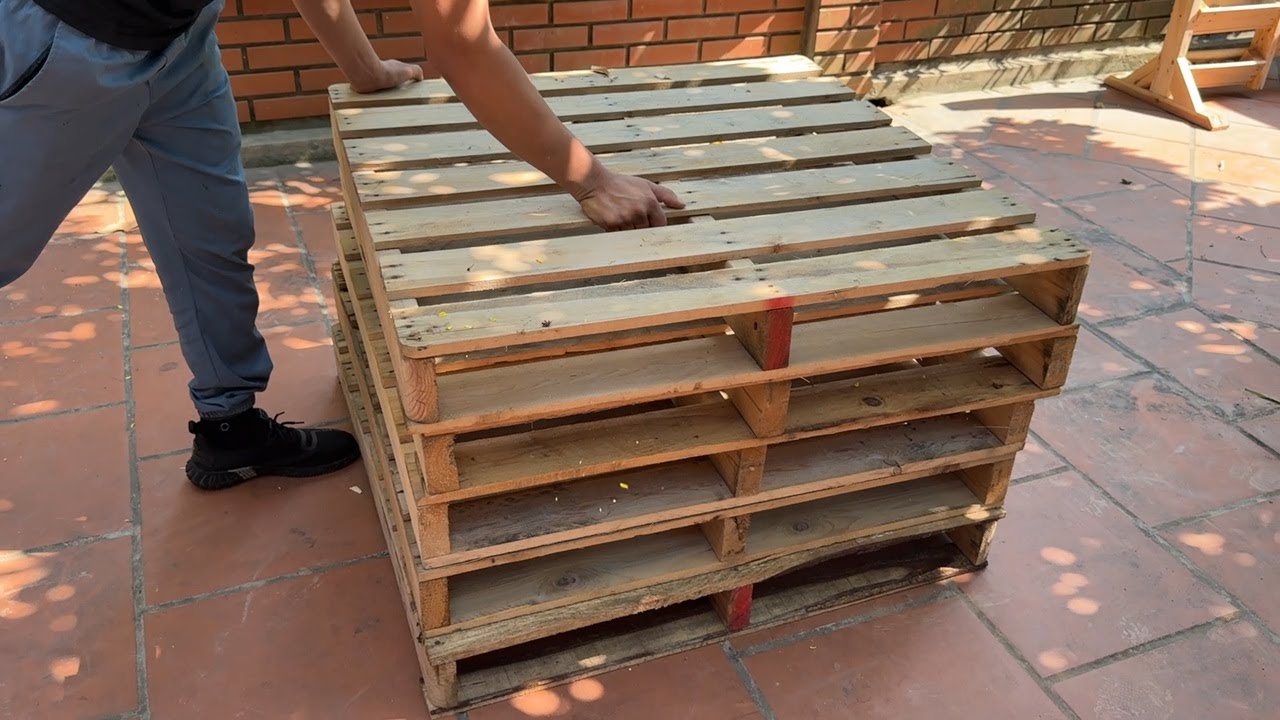DIY Pallet Wood Outdoor Kitchen: Building a Practical Outdoor Kitchen Cabinet from Recycled Pallets