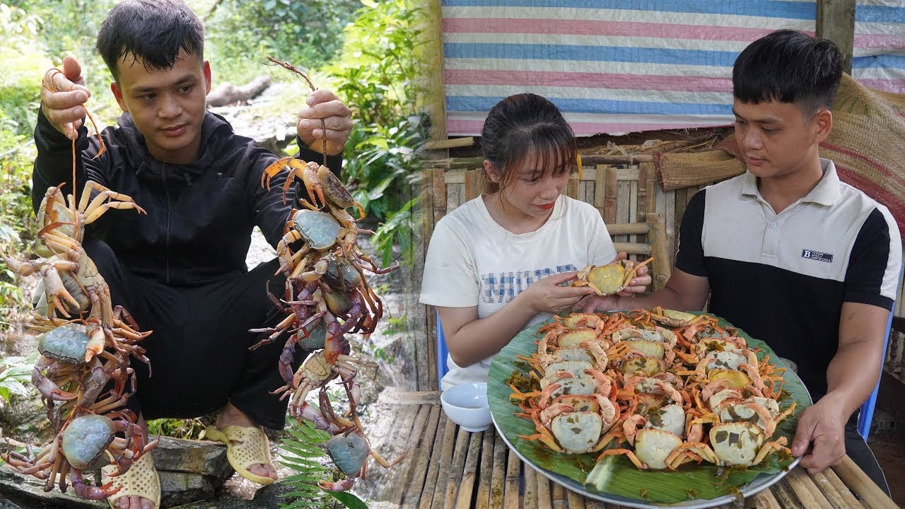 Huong harvested bananas and brought them to the market to sell-Binh went to the forest to catch crab