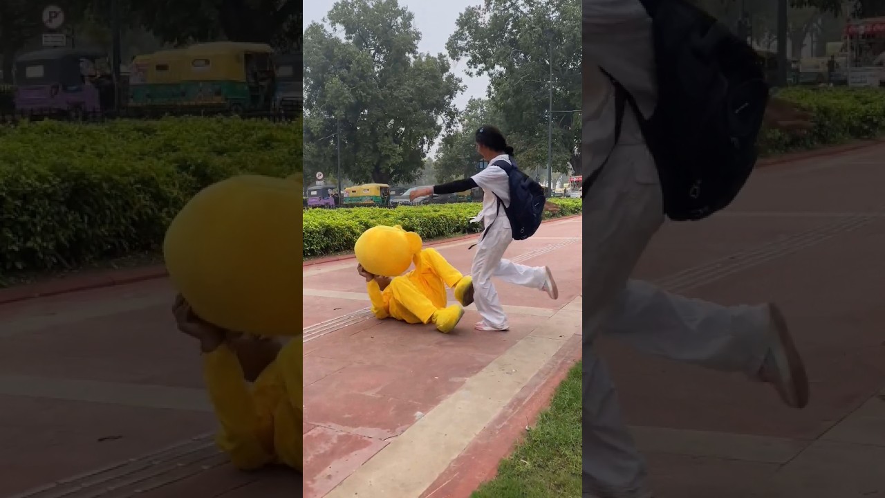 Cute girls na mere teddy bear ko india gate per 🥺 #trending #india #cutegirls #prank #public 🥺😭...
