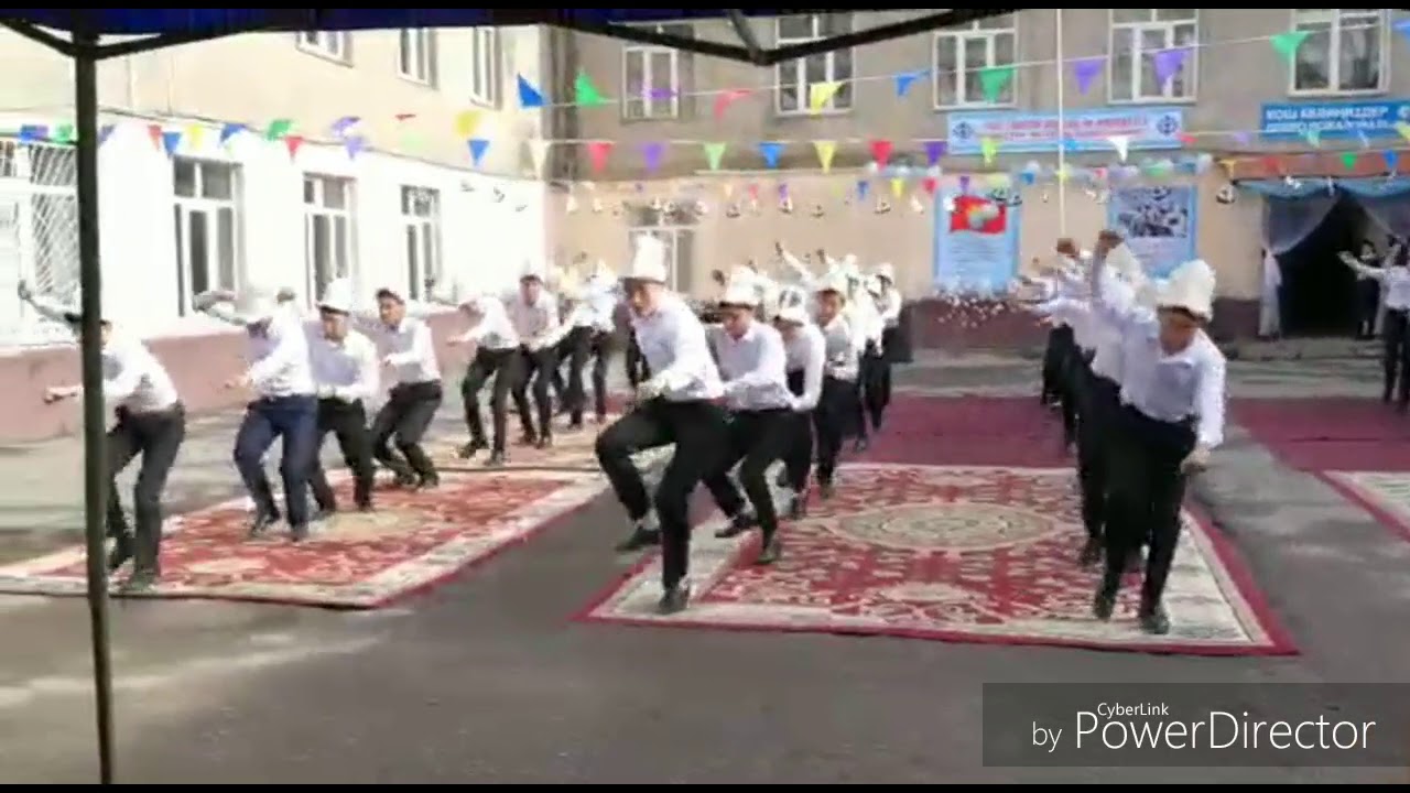 18 МЕКТЕП, АК КАЛПАК КҮНҮНӨ КАРАТА, 40 ЧОРО БИЙИ