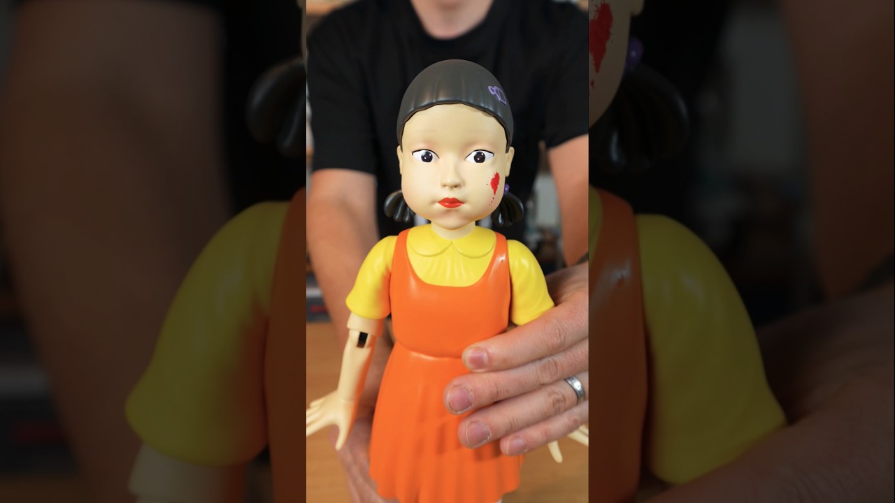 Bloody YOUNG-HEE Doll 🩸#squidgame #netflix #collectibles #unboxing