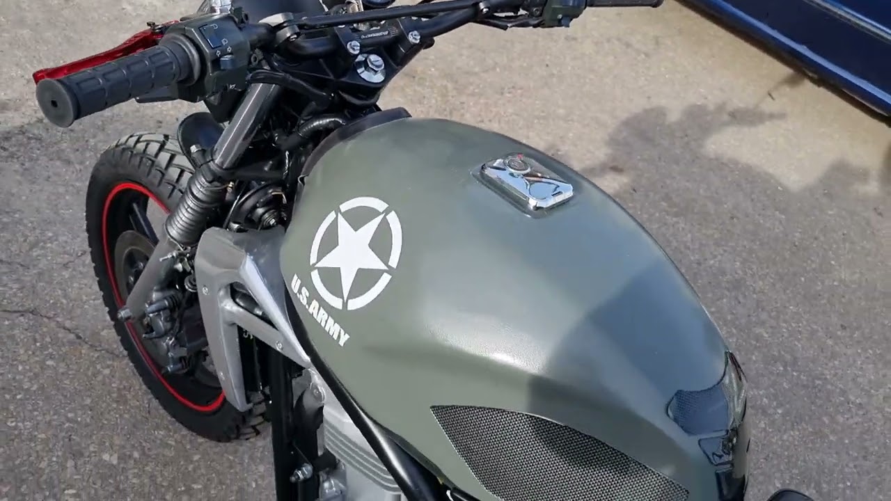 Kawasaki ER5 Scrambler