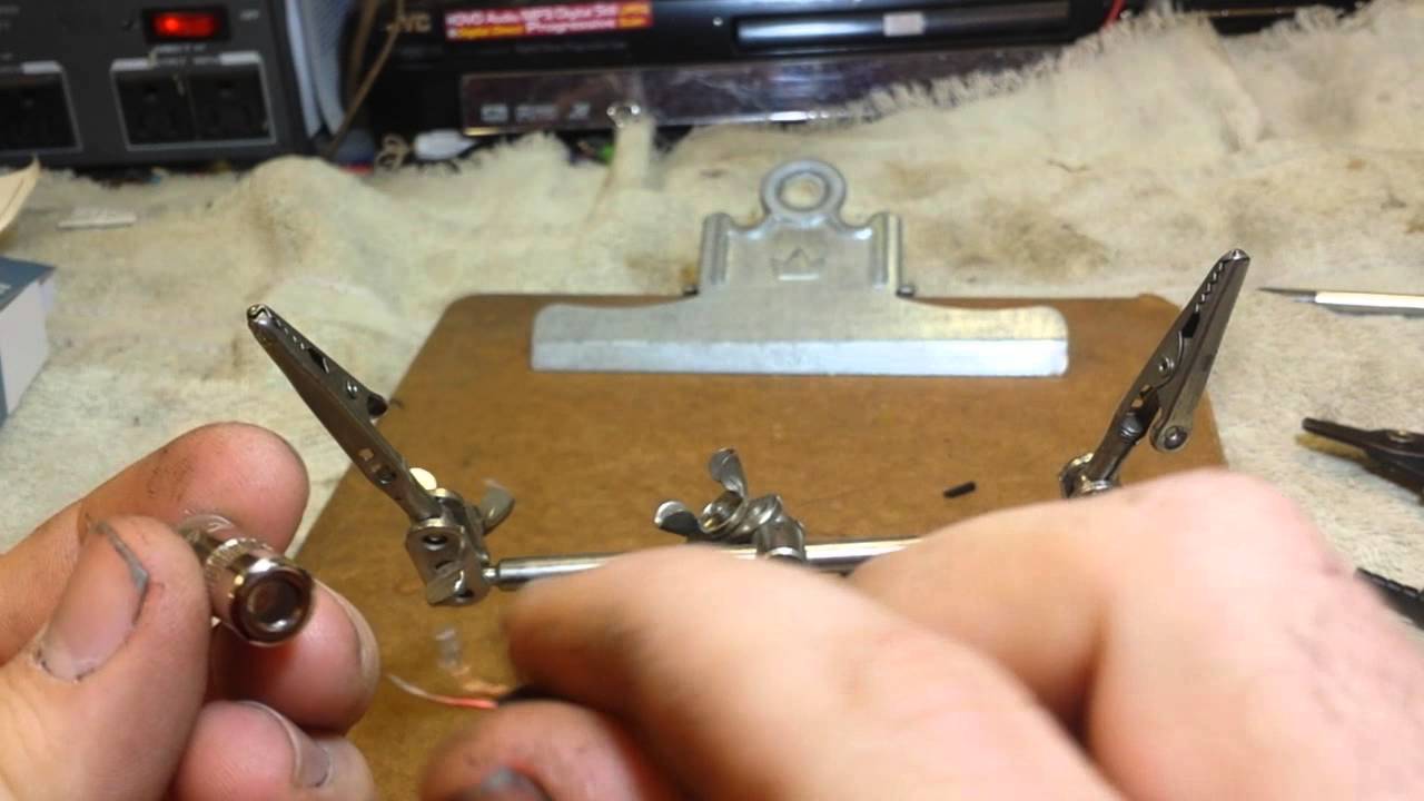 How to replace the plug on your Sony mdr-xb700