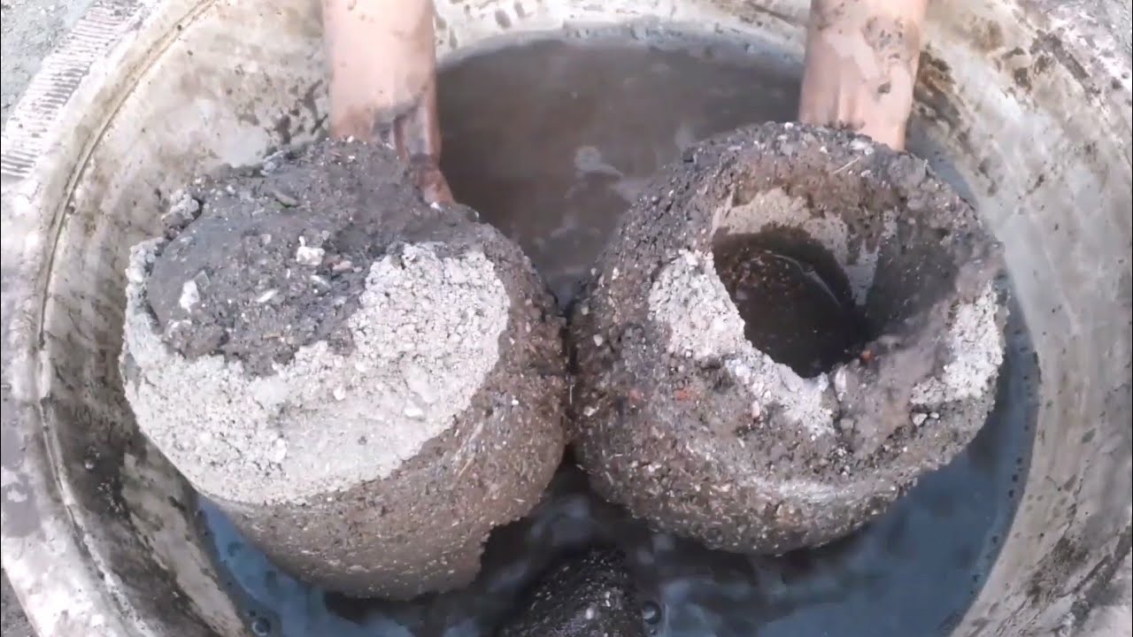 Sand crunchy bucket hole crumbling in lots of water asmr 💦💧😍