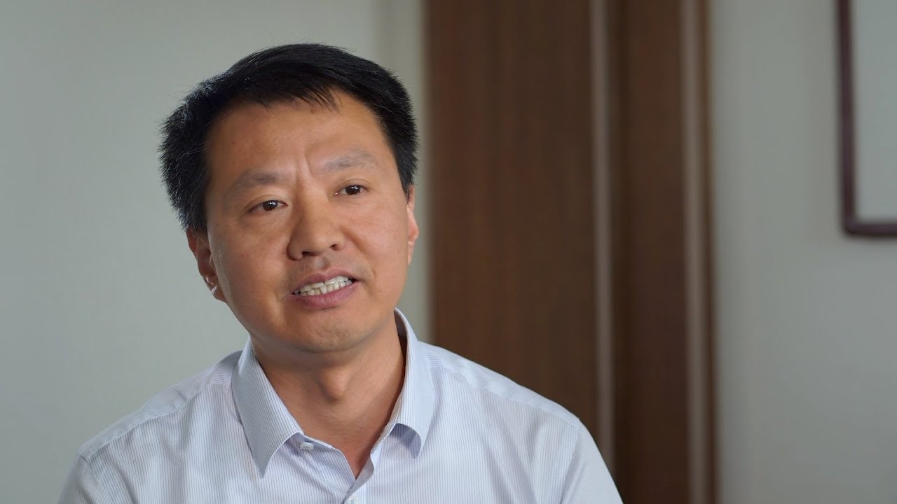HuaYu, world’s largest layer hatchery, uses HatchTech equipment to hatch superior Hyline chicks.