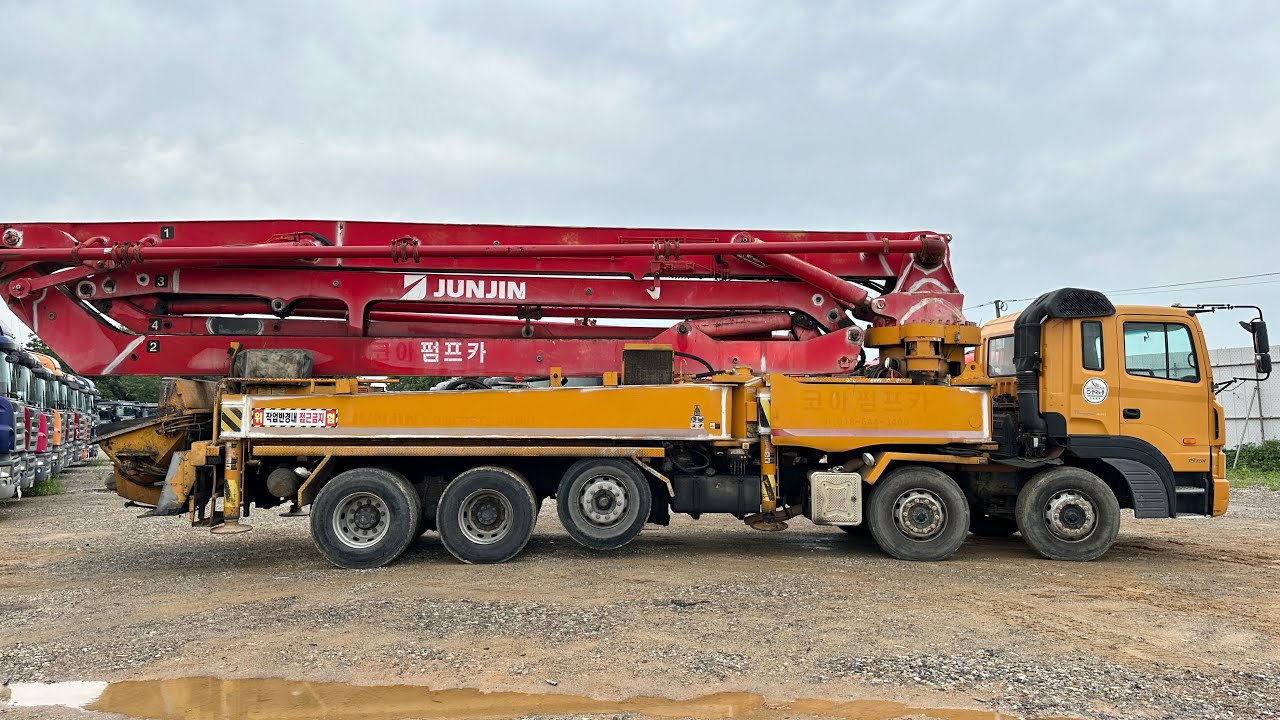 Concrete Pump car(JUNJIN 43m / JJ-H4317) 2005M.Y VIN.31798