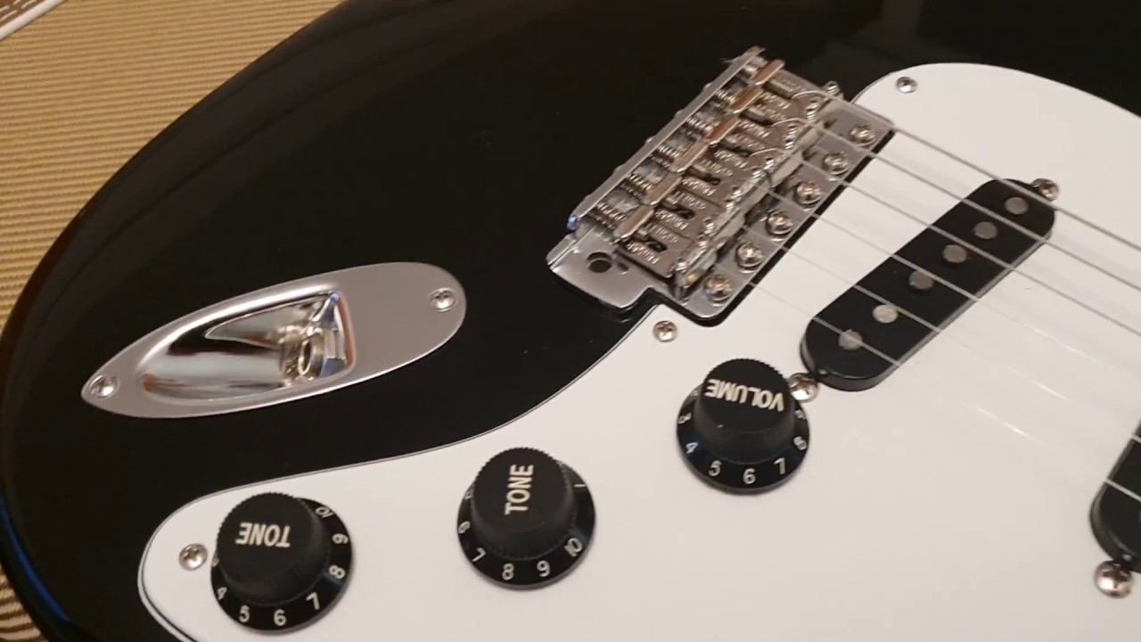 FENDER USA CUSTOM SHOP AMERICAN 1956 STRATOCASTER NOS BLACK STRAT BIRDSEYE NECK GUITAR UP CLOSE