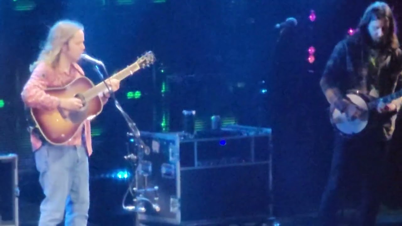 Billy Strings at The Oncenter War Memorial in Syracuse New York. A Paul Northcott Production16/12/23