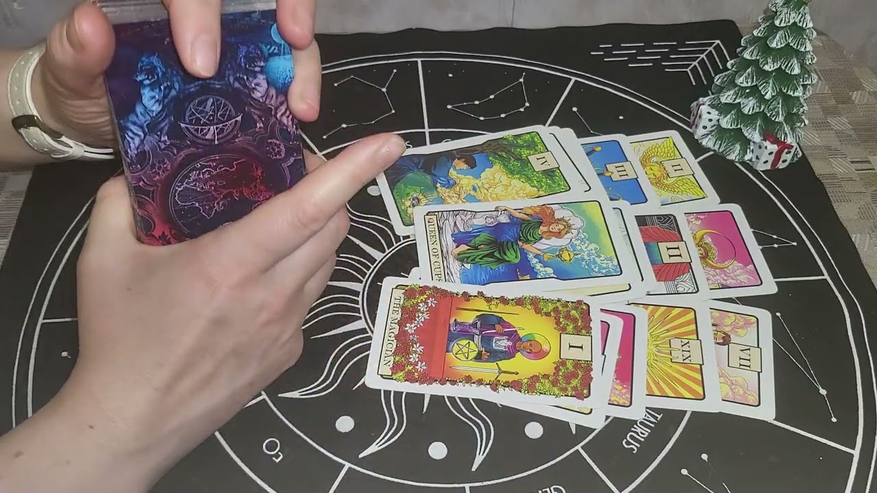 РАСКЛАД ТАРО ДЛЯ МУЖЧИН 💯  КАК ЕЙ ЖИВЕТСЯ БЕЗ ВАС ⁉️