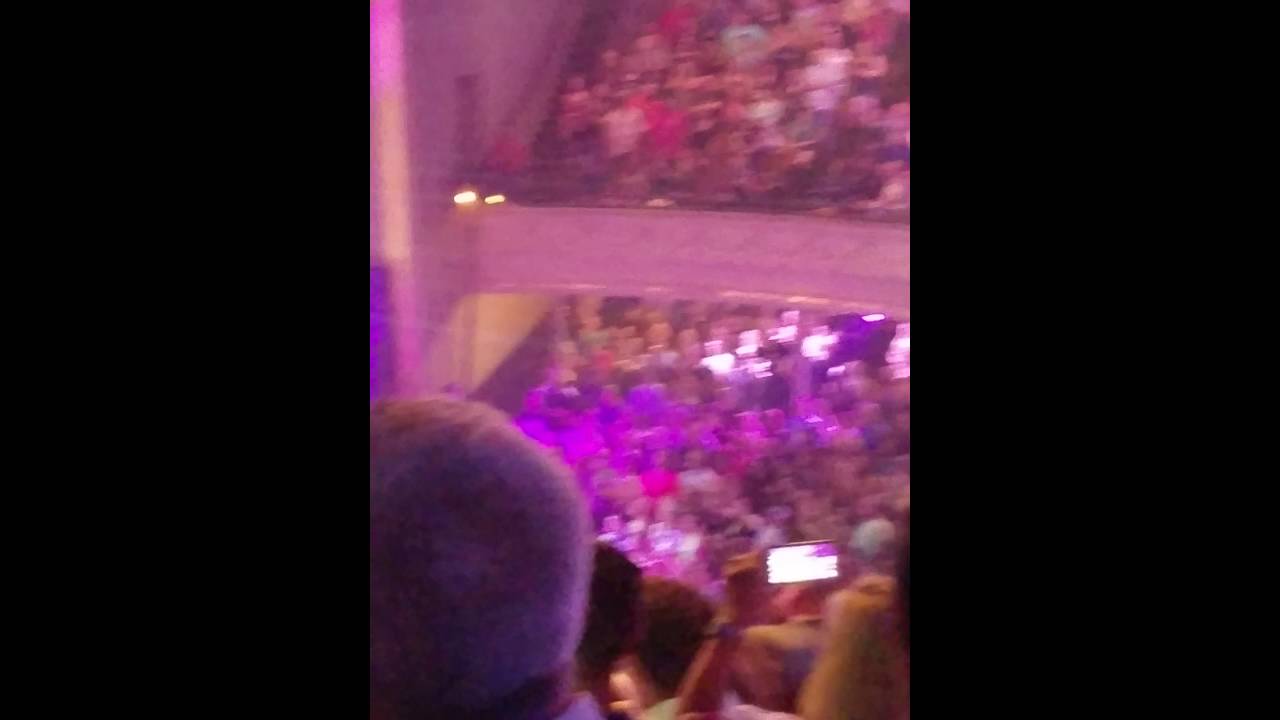 Steven Tyler. Ryman Nashville. Horn section, Harmonica jam.