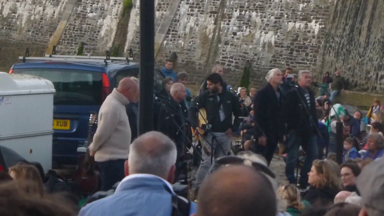 Fisherman's Friends live in Port Isaac