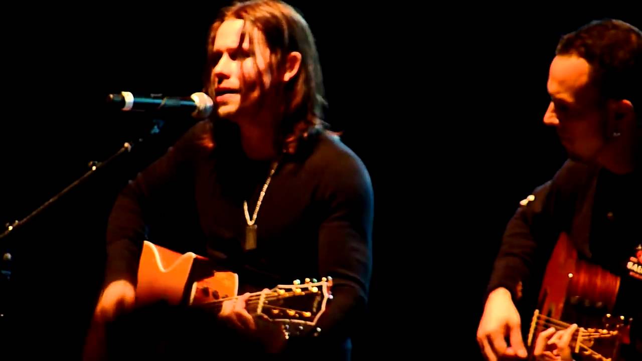 Alter Bridge 'Wonderful Life' Acoustic LIVE Hammersmith Apollo 22/10/2010 HD