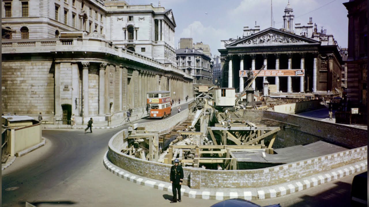 Old/New Footage Comparison (Part 3) Old Footage of London compared with Modern Day footage.