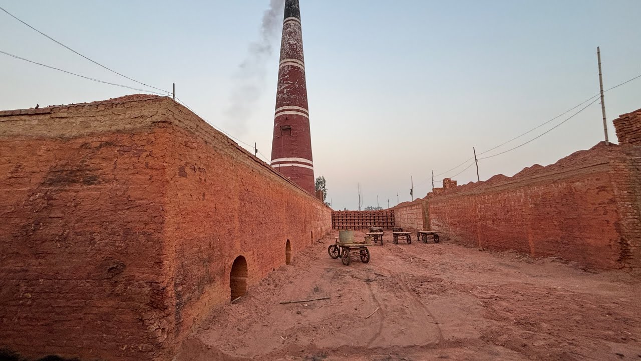 ईंट बहुत अच्छी निकल रही है फुकाई भी ठीक हो रही है