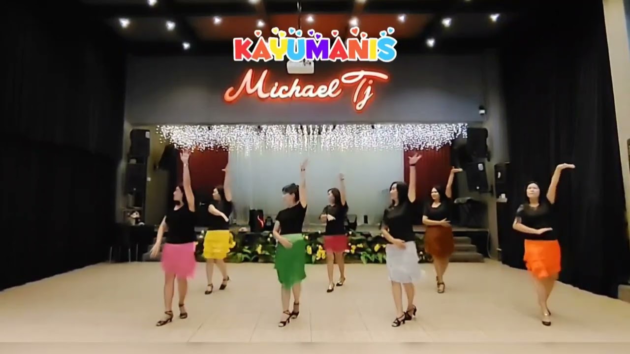 UN CHA CHA A MEZZANOTTE LINEDANCE // Choreo by Hantos Djay //KayumanisSeven