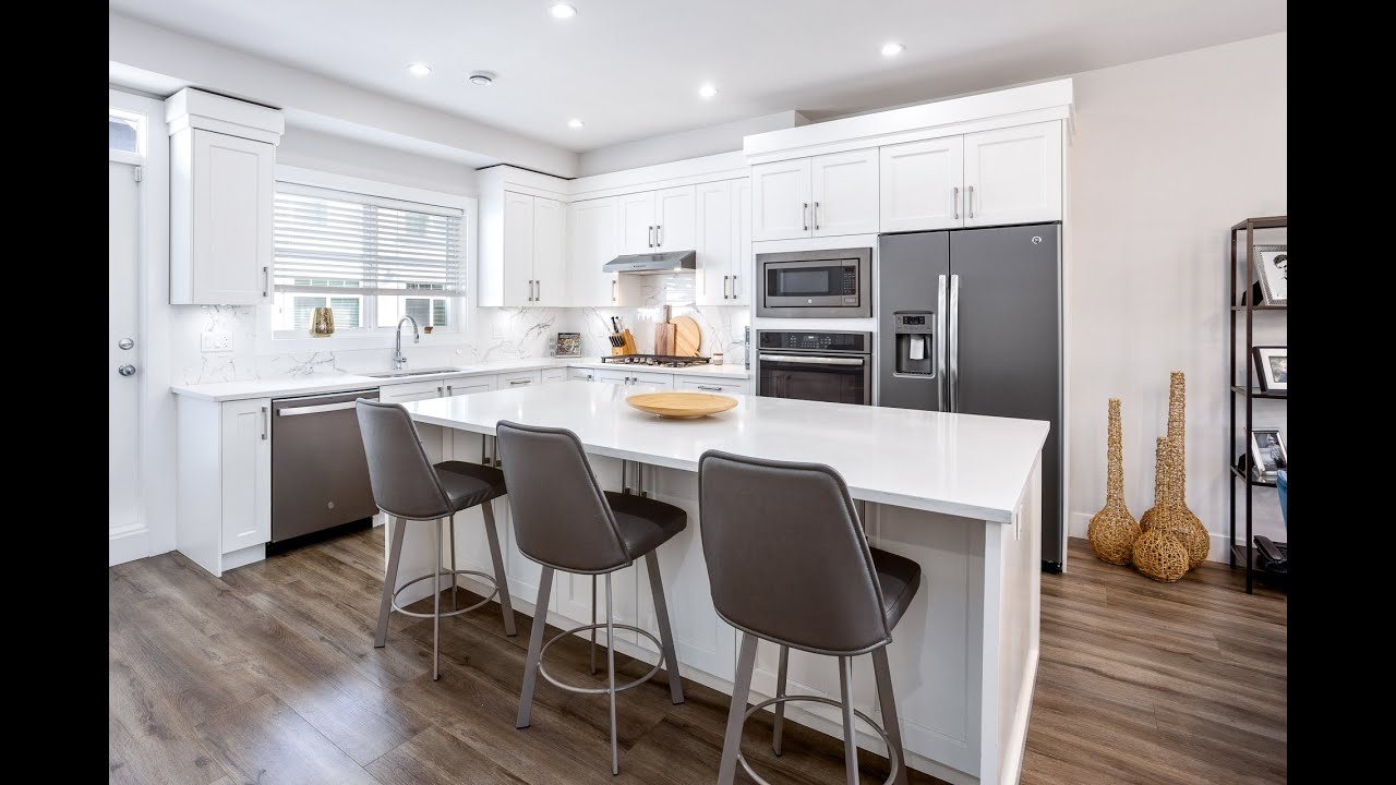 47 19239 70 Ave, Cloverdale - Akis Lagoudakis - Real Estate Professional