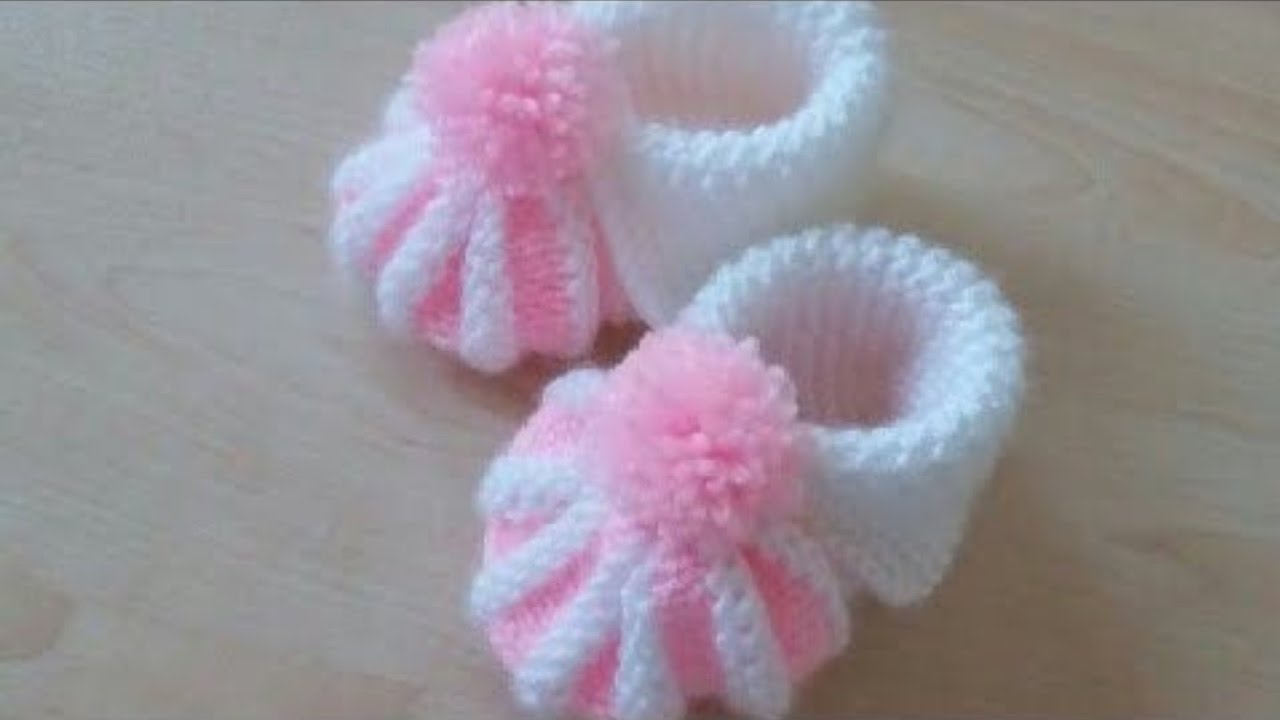 Easy to knit baby booties 0-6 months with written instructions. 