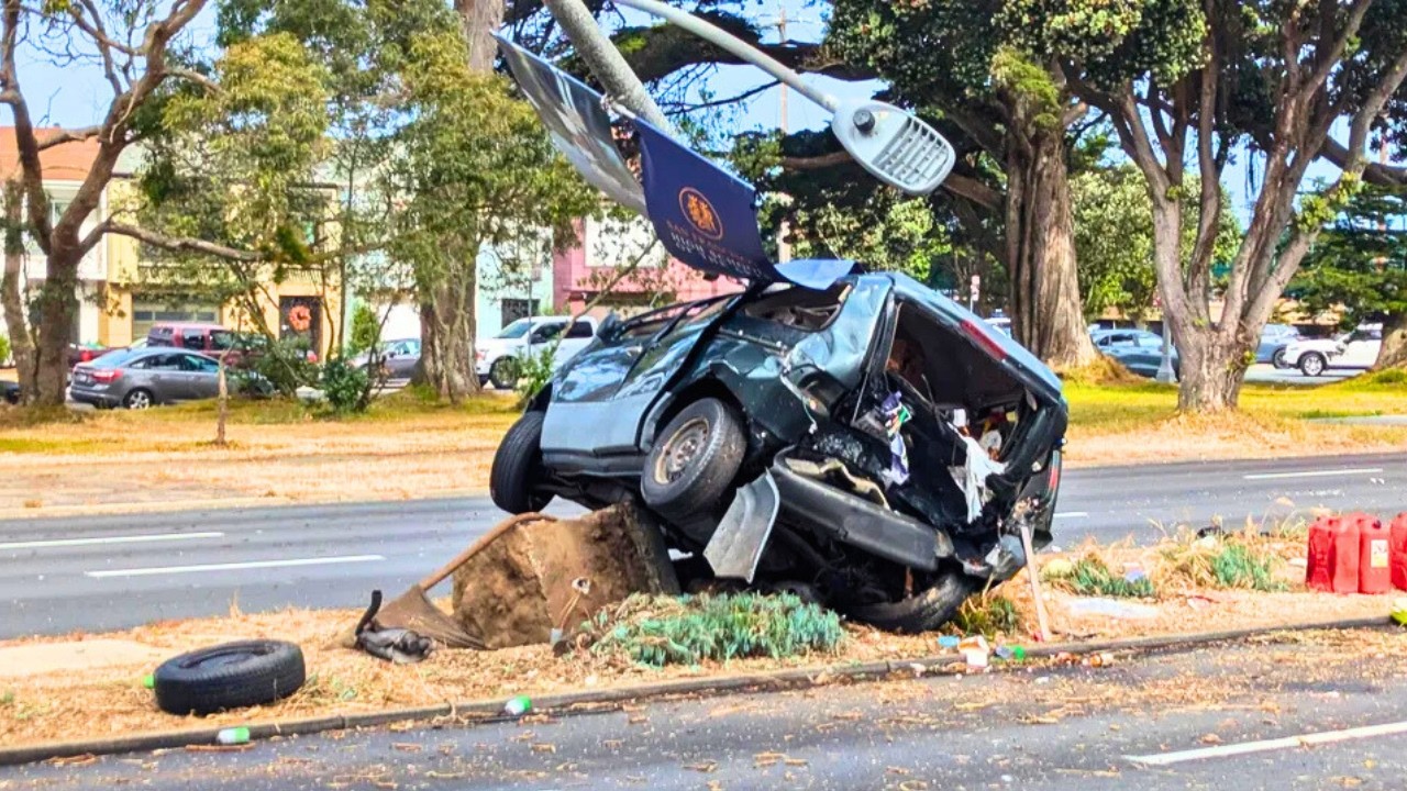 Idiots In Cars 325