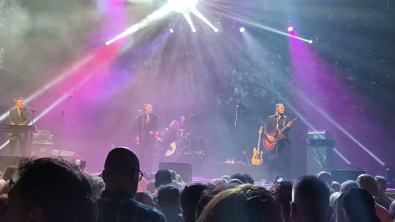 Beegees Forever Band - You should be dancing concert, Muziekcentrum Enschede 23 mei 2024, compilatie