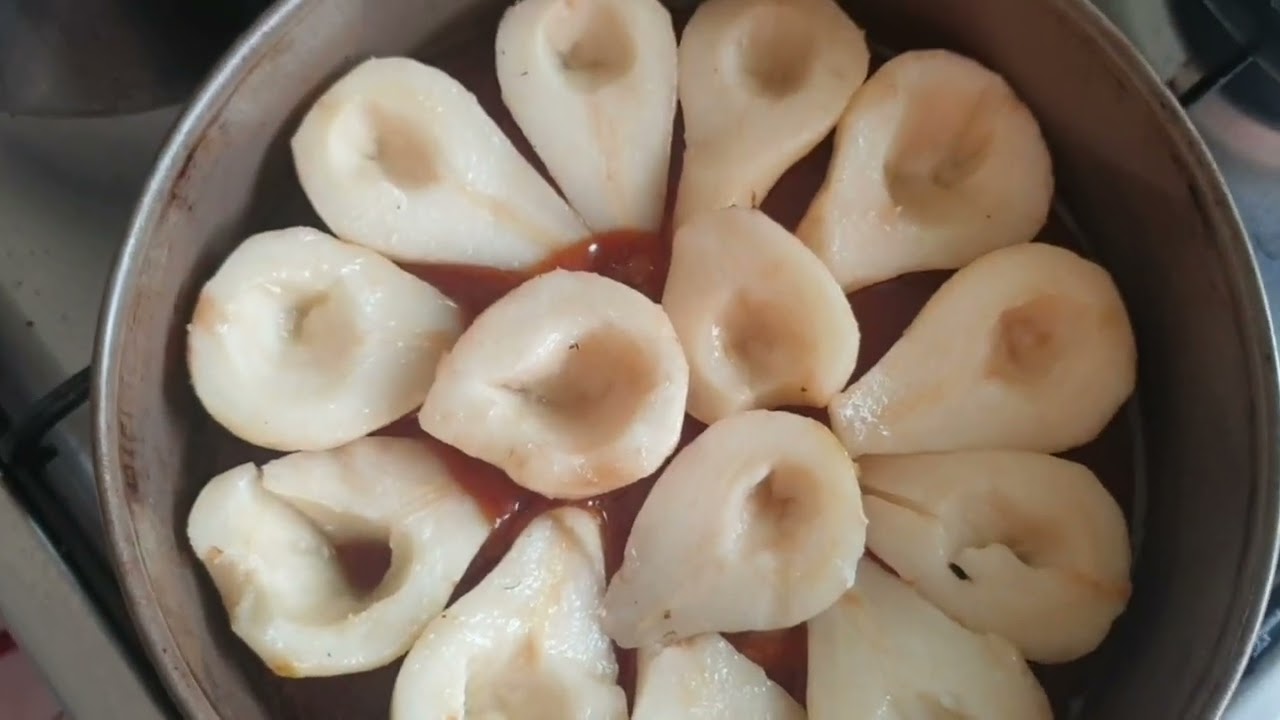 Prajitură cu pere caramelizate