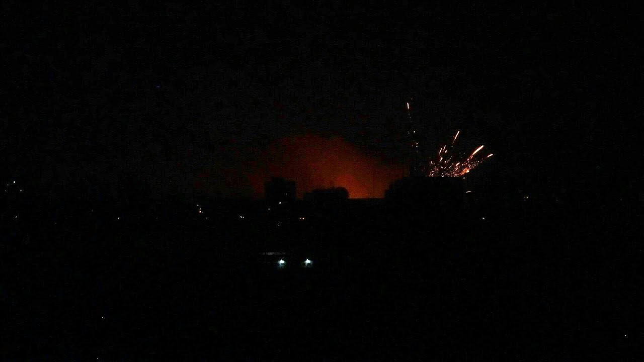 Ukraine: shelling lights up night sky east of Kharkiv | AFP