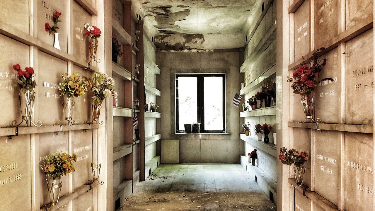 Abandoned Mausoleum Exploration [Tragically Neglected]