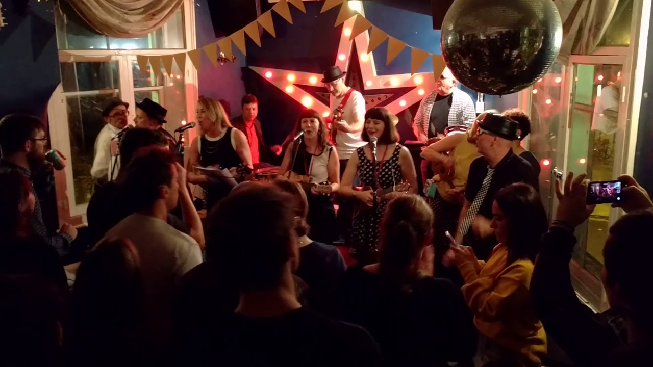 Ukulele Ska Collective - On My radio