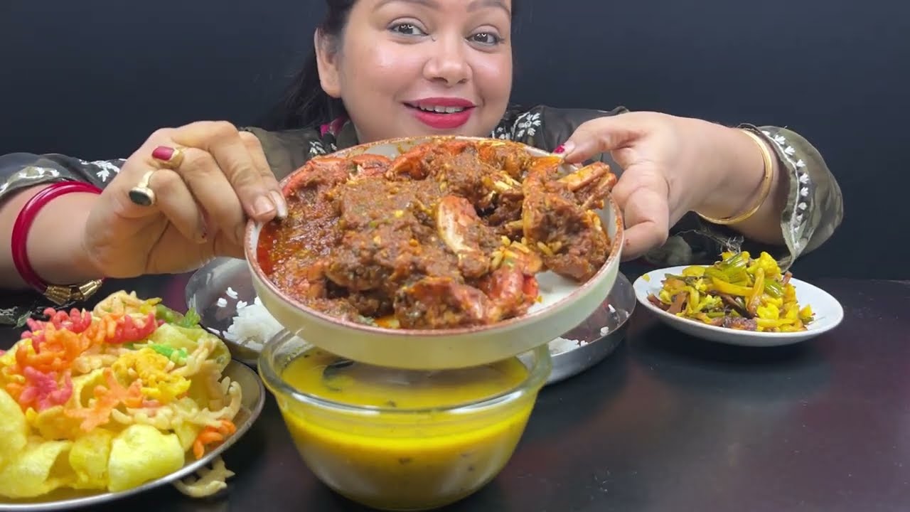 Bigbites, Eating Rice With Crab 🦀🦀🦀🦀🦀Curry, Chingri Diye Dal, Papad।।