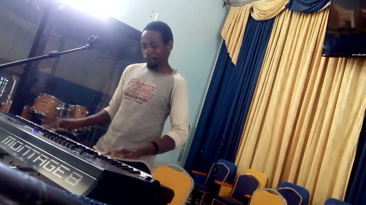 Jazzyflow on piano