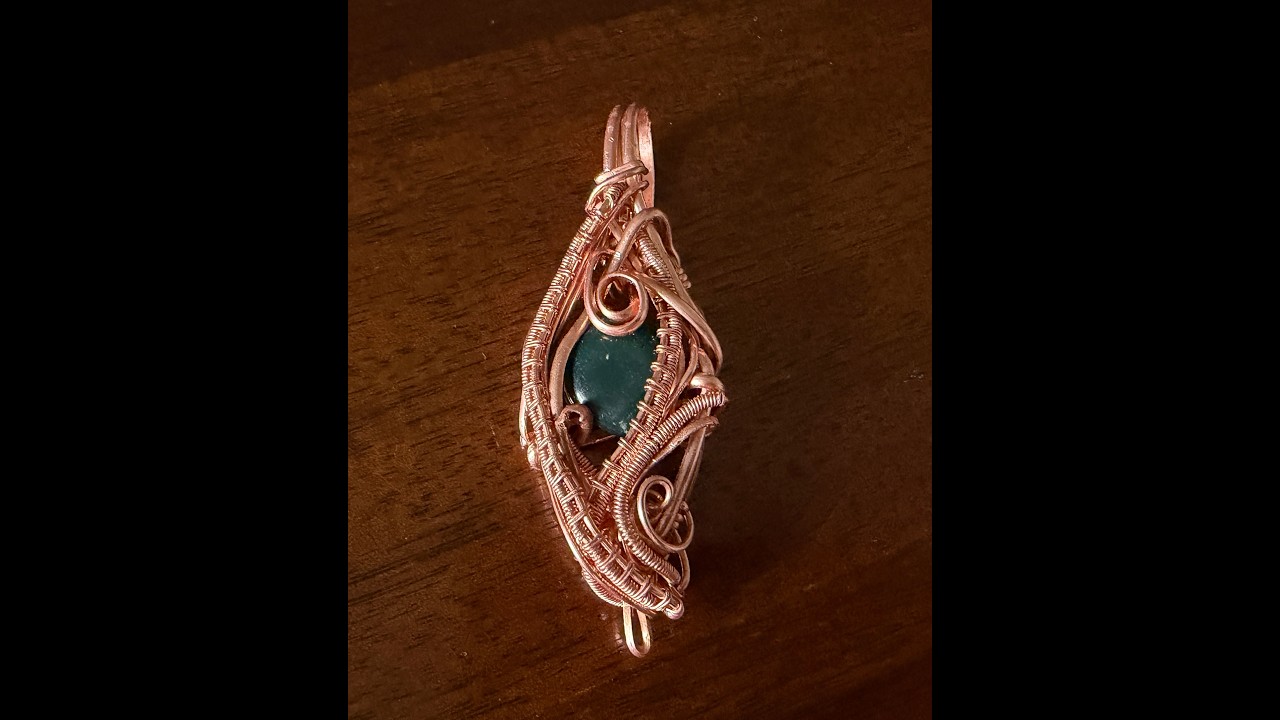 Moss Agate Wrap In raw Copper - A tutorial by spiritoftwilight.com