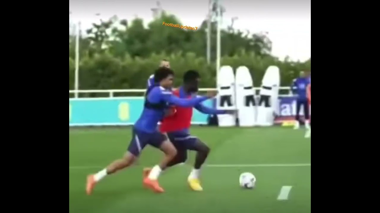 Bukayo Saka Takes On Trent Alexander-Arnold & Kyle Walker in Training #football #shorts