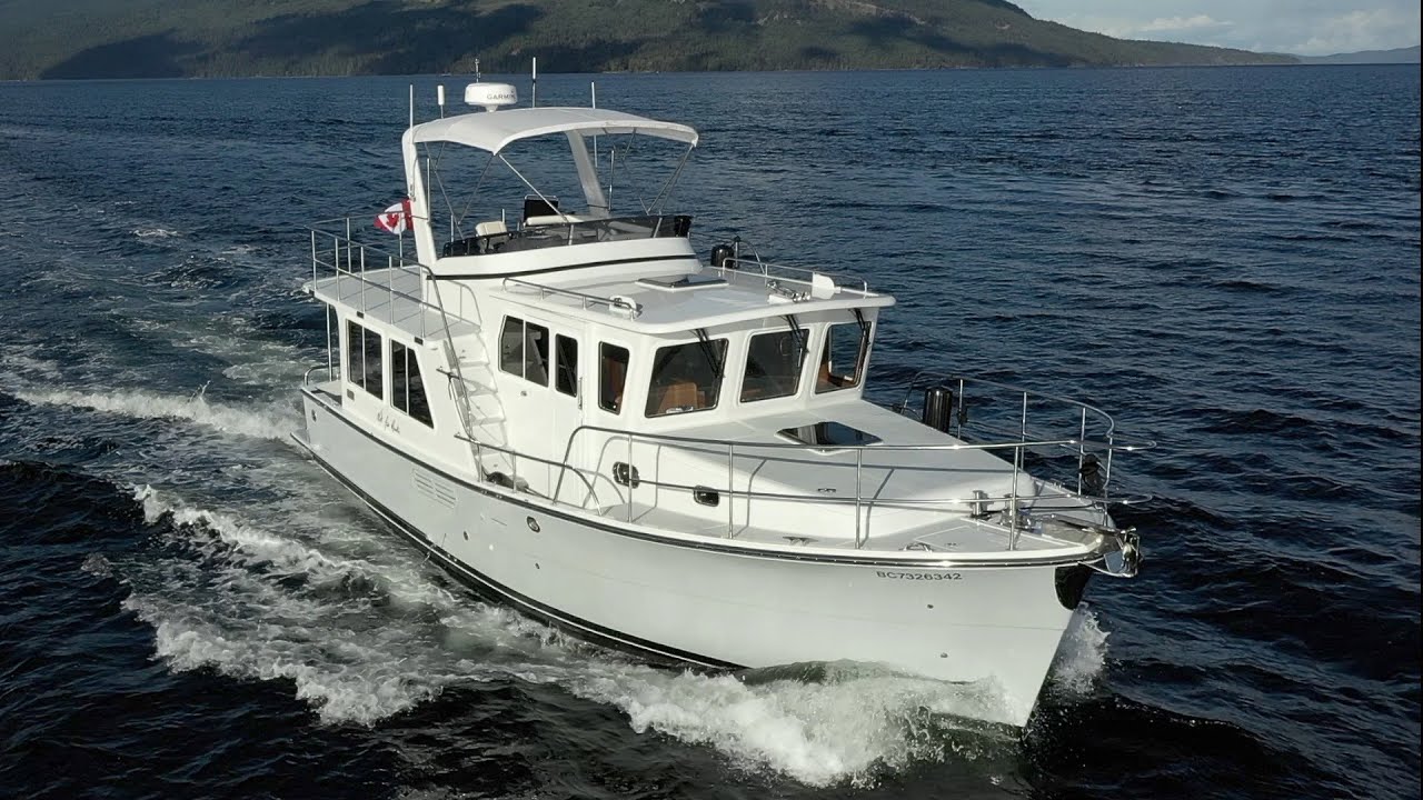 Helmsman Trawlers 38E Pilot House - Calibre Yachts
