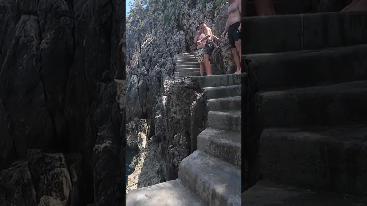 Capri jumping! #amalficoast #capri