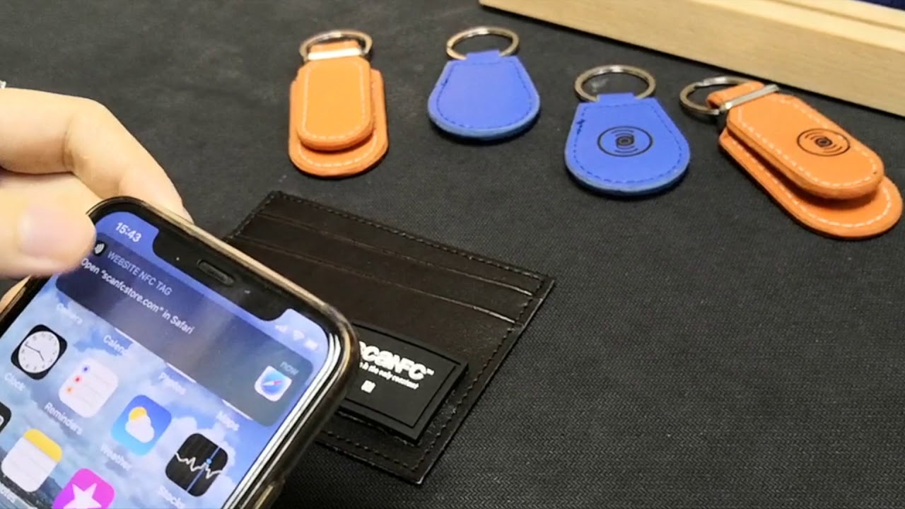 NFC and RFID Blocking card holder Demo