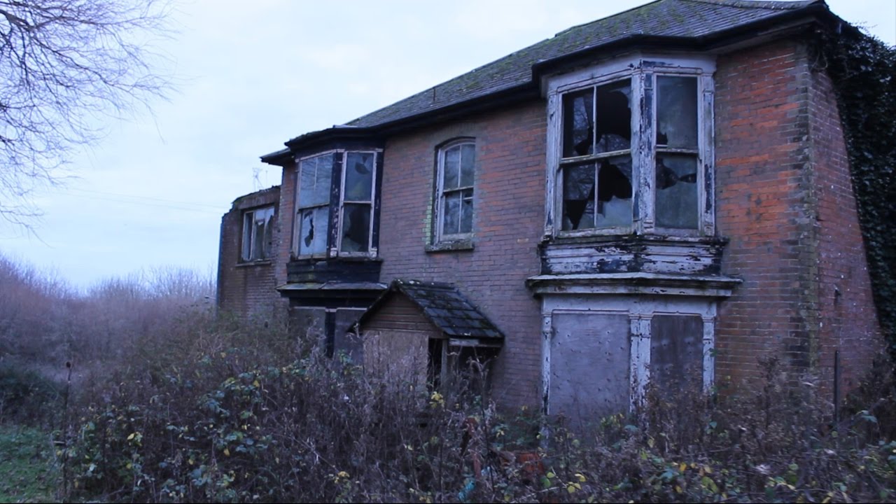 Exploring Abandoned / Derelict House (Newport, Isle of Wight)
