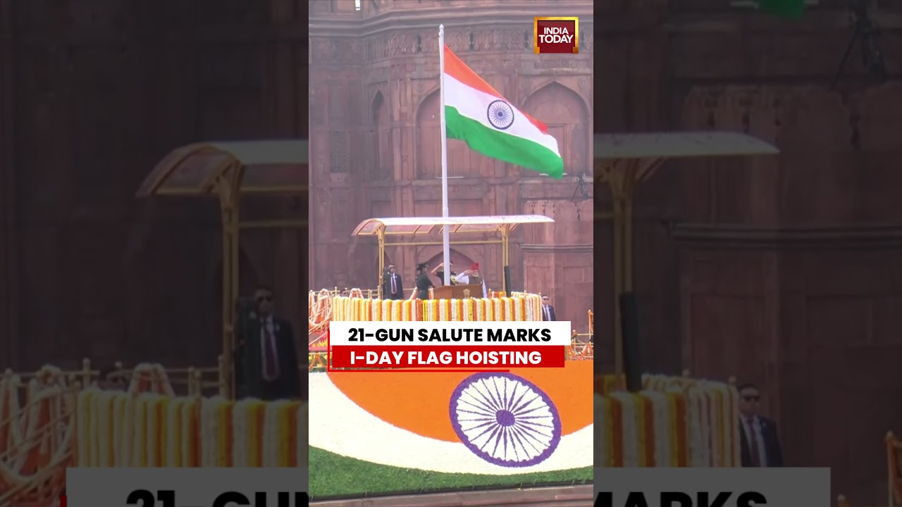21-Gun Salute Marks I-day Flag Hoisting #21gunsalute #independenceday #redfort #shortsviral