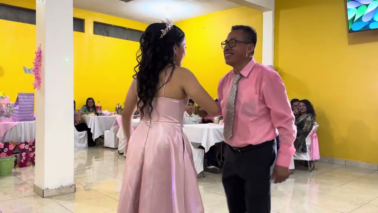 Как в Мексике отмечают 15-ти летие (QUINCEAÑERA)