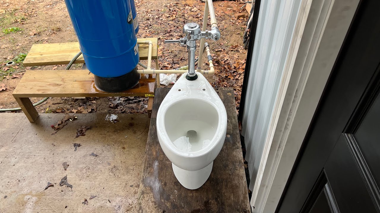 2007 Kohler Wellcome Toilet Flushes!