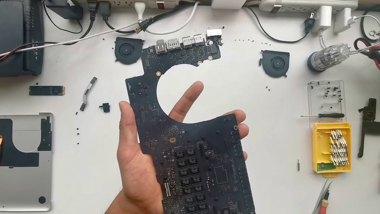Arreglo de parlante Macbook Pro A1398 2014
