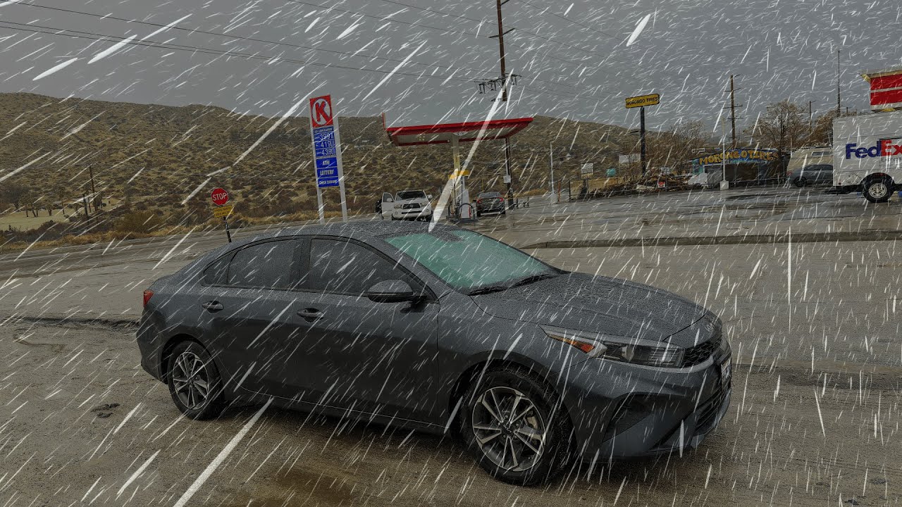 Кемпинг Stealth Car под проливным дождём за Circle K